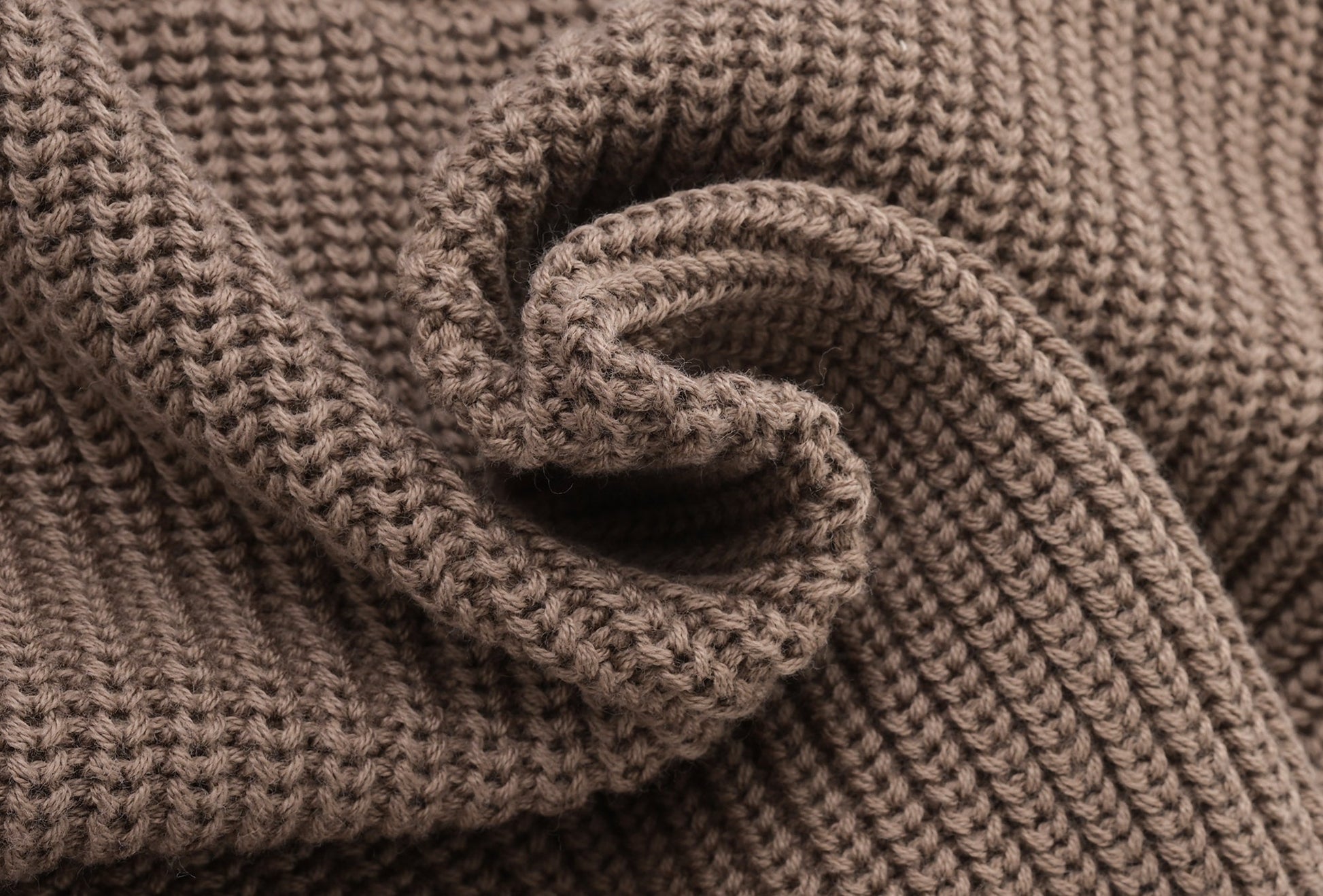 KNITTED CHOCO PULL OVER WITH BEIGE SINGLESUIT; 100% Organic Cotton; Pull Over made from GOTS-certified organic cotton; Rib finish at neck, cuffs and hem; Dropped shoulder; Relaxed fit.